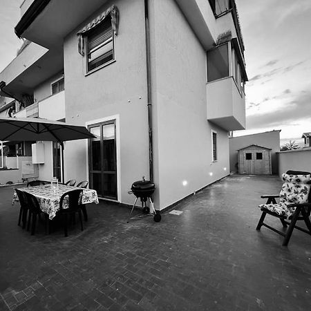 Appartamento Sunflower Viareggio Buitenkant foto